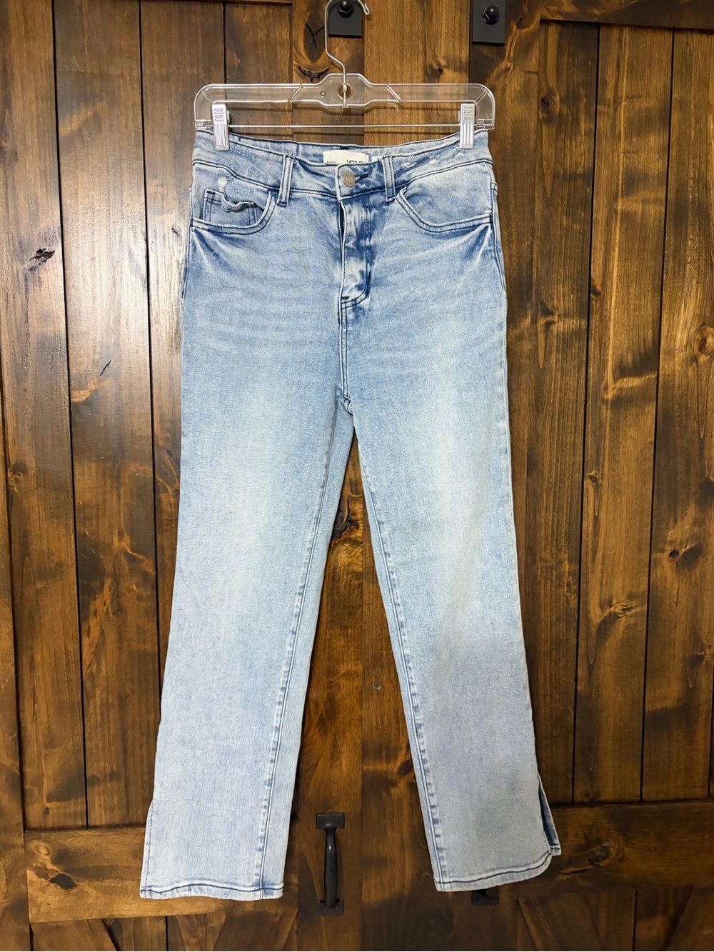 Women’s Straight Leg Jeans in Light Blue Wash